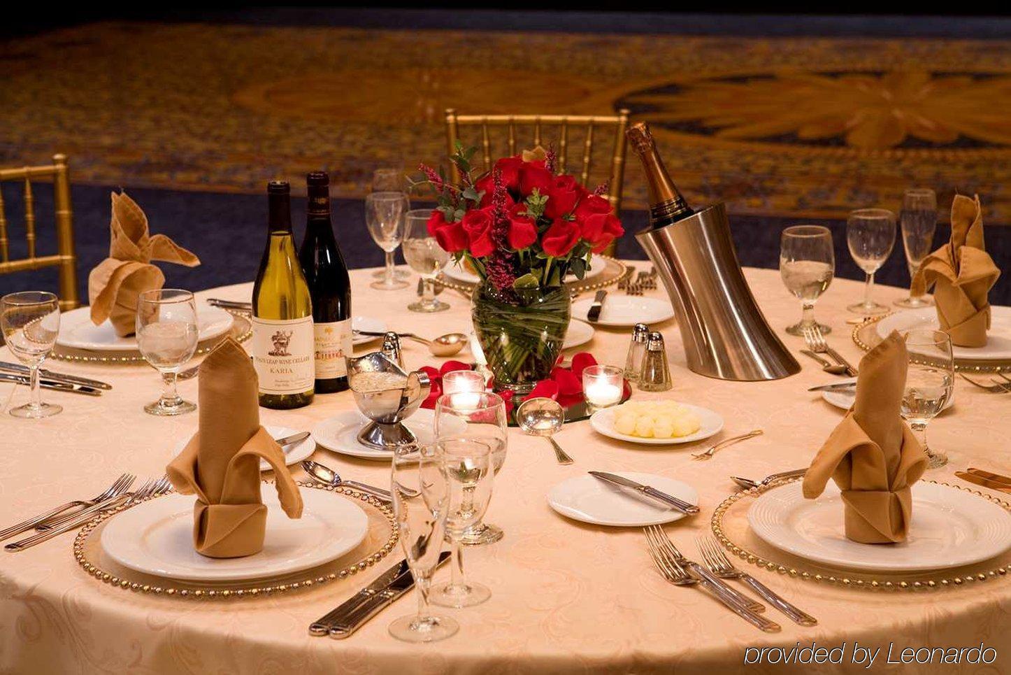 Doubletree By Hilton Hotel Boston - Bedford Glen المطعم الصورة